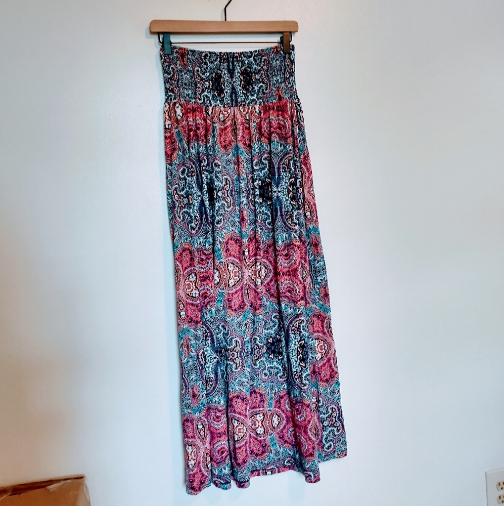 Artisan and NY maxi paisley skirt with elastic band size small